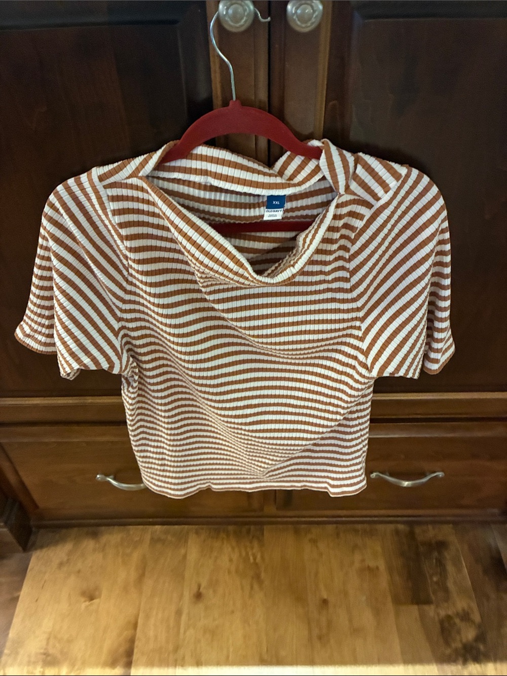 Old Navy Rust and Cream Striped Ribbed Short Sleeve Tee